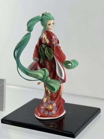 Hatsune Miku Beauty Looking Back Ver 1/7 Scale - Vocaloid | Good Smile Company Figure