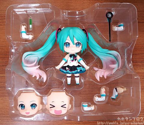 Nendoroid 930 Hatsune Miku Magical Mirai 2017 ver. - VOCALOID Series | Good Smile Company Figure