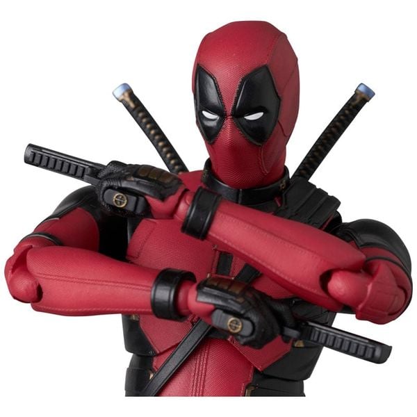 MAFEX No.284 Deadpool Deadpool & Wolverine Ver. - Deadpool & Wolverine Marvel Comics | Medicom Toy Figure