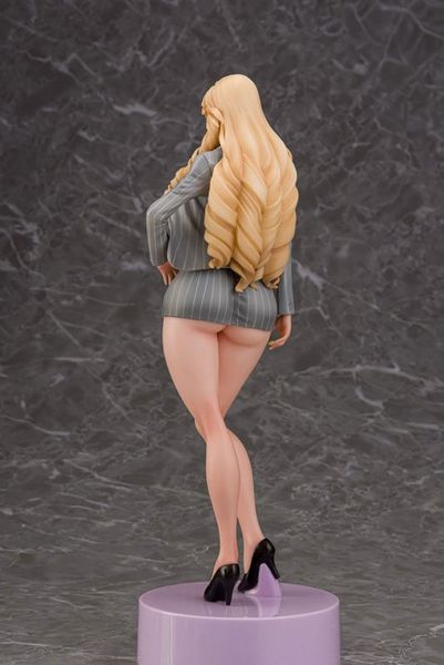 Nishigori Ai Grey Suit Ver. Wholesome Ver. 1/7 - Gal Ane Shachou to Harem Office | Daiki Kougyou figure