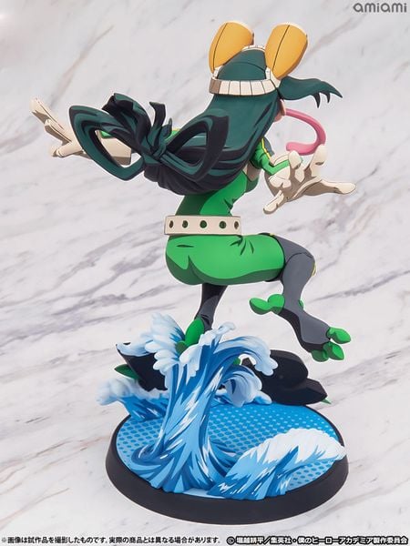 Tsuyu Asui Two Dimensioning Ver. 1/8 - My Hero Academia | Takara Tomy Figure