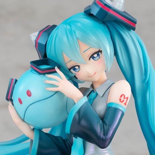 Lucrea Hatsune Miku x 00 Gundam 1/7 - Mobile Suit Gundam 45th Anniversary VOCALOID | MegaHouse Figure