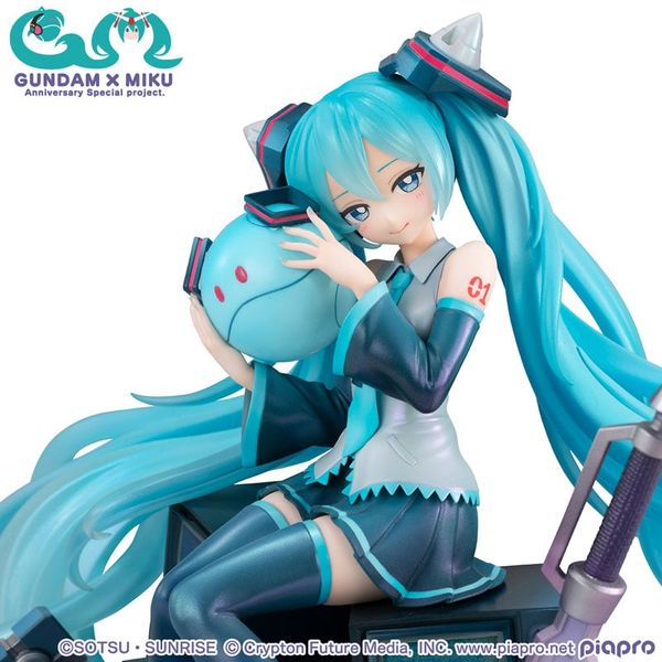 Lucrea Hatsune Miku x 00 Gundam 1/7 - Mobile Suit Gundam 45th Anniversary VOCALOID | MegaHouse Figure