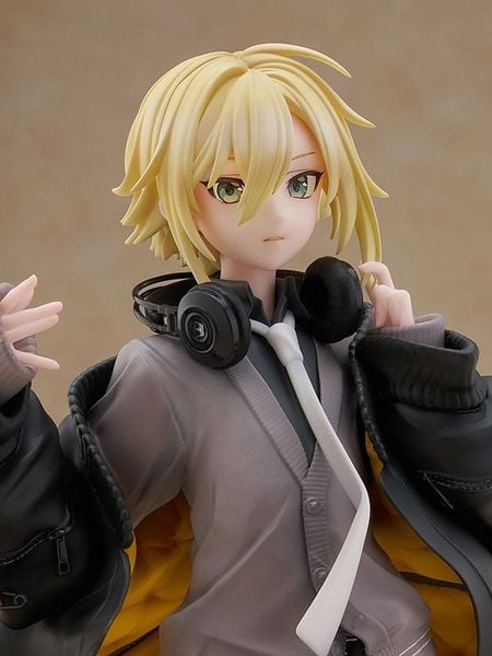 Uzuki Kou illustrated by Kei Mochizuki 1/7 - Nijisanji | DMM Factory figure