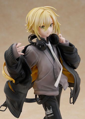 Uzuki Kou illustrated by Kei Mochizuki 1/7 - Nijisanji | DMM Factory figure