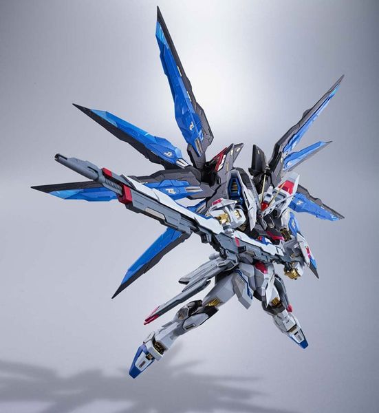 METAL BUILD Strike Freedom Gundam - Mobile Suit Gundam SEED Destiny | Bandai Action Figure
