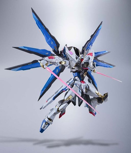 METAL BUILD Strike Freedom Gundam - Mobile Suit Gundam SEED Destiny | Bandai Action Figure