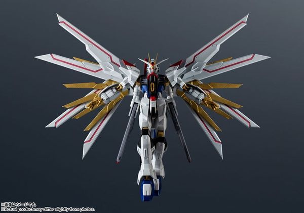 GUNDAM UNIVERSE Mighty Strike Freedom Gundam - Mobile Suit Gundam SEED Freedom | Bandai Spirits Figure