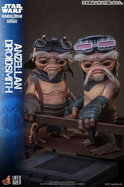 Life-size Masterpiece Anzellan Droidsmith 1/1 Scale Figure - Star Wars The Mandalorian | Hot Toys Figure