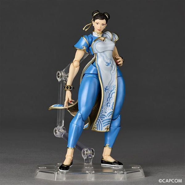 Revoltech Amazing Yamaguchi Chun Li - Street Fighter Series | Kaiyodo Figure