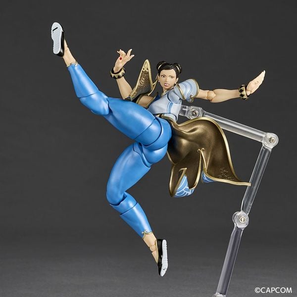 Revoltech Amazing Yamaguchi Chun Li - Street Fighter Series | Kaiyodo Figure