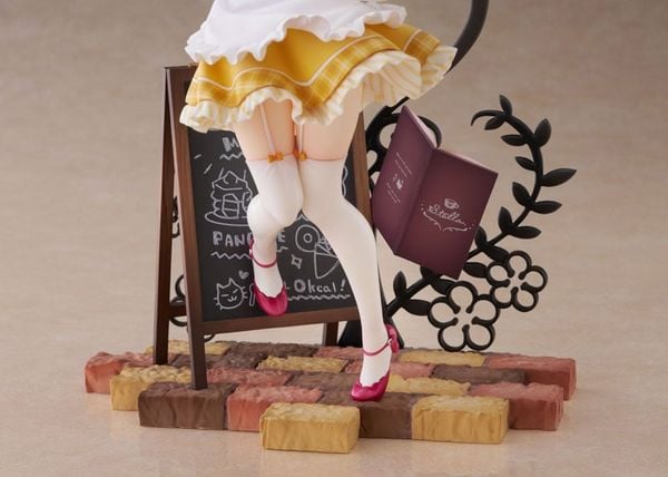 The official website for AliceGlint appears to be `https//aliceglint.jp/`. I will use this URL for the brand link.