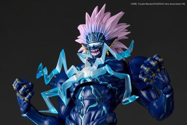 Revoltech Amazing Yamaguchi Boros Second Transformation Ver. - One-Punch Man | Kaiyodo Figure