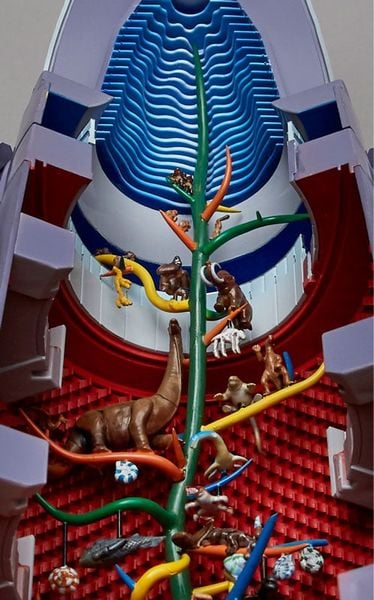 ARTPLA Tower of the Sun 1/200 - Tower of the Sun | Kaiyodo Plastic Model