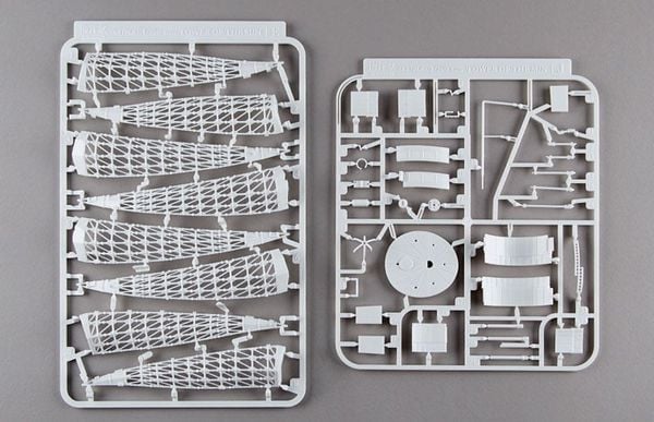 ARTPLA Tower of the Sun 1/200 - Tower of the Sun | Kaiyodo Plastic Model