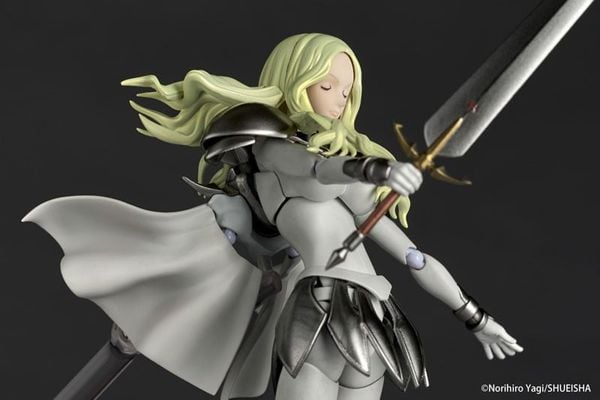 Revoltech Teresa of the Faint Smile - CLAYMORE | Kaiyodo Figure