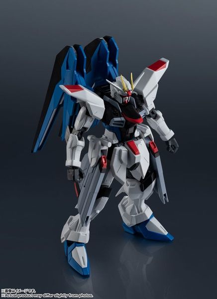 GUNDAM UNIVERSE ZGMF X10A FREEDOM GUNDAM RENEWAL Mobile Suit Gundam SEED | BANDAI SPIRITS Figure