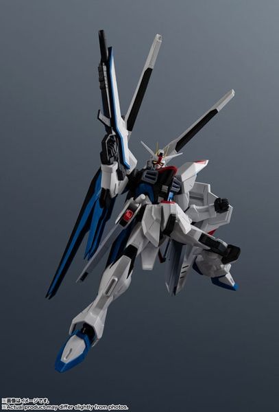 GUNDAM UNIVERSE ZGMF X10A FREEDOM GUNDAM RENEWAL Mobile Suit Gundam SEED | BANDAI SPIRITS Figure
