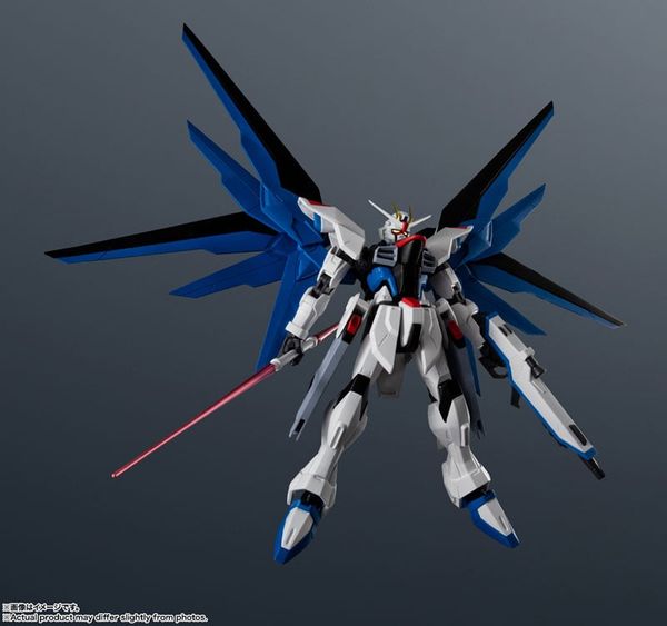 GUNDAM UNIVERSE ZGMF X10A FREEDOM GUNDAM RENEWAL Mobile Suit Gundam SEED | BANDAI SPIRITS Figure