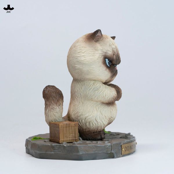 Huffy Cat w Base D - JXK Studio Figure