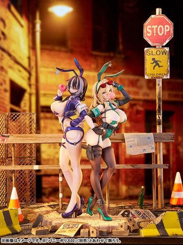 CheLA77 Original Illustration Bunny Cops_01 1/6 | Luminous Box Figure