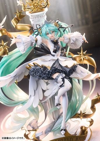 Hatsune Miku Symphony 10th Anniversary Ver. 1/7 - "VOCALOID" Series | Good Smile Company Figure