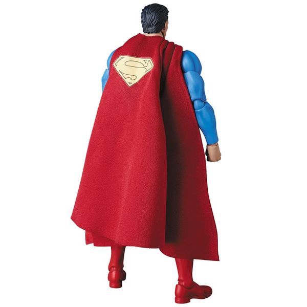 MAFEX Superman HUSH Ver. - DC Comics | Medicom Toy figure