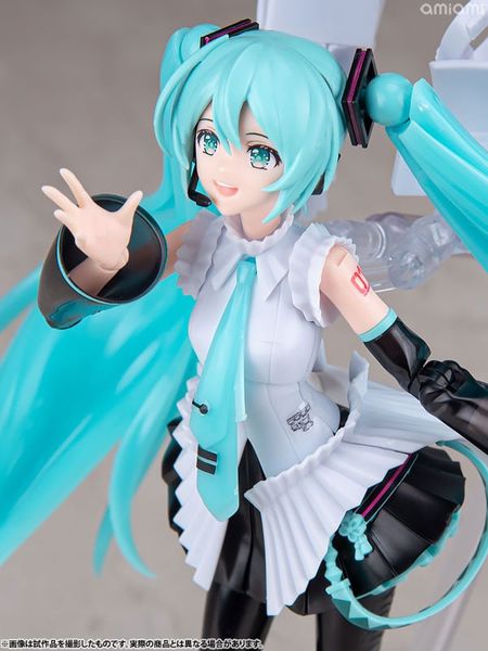PLAMATEA Hatsune Miku Happy 16th Birthday Ver. - Character Vocal Series 01 | Max Factory