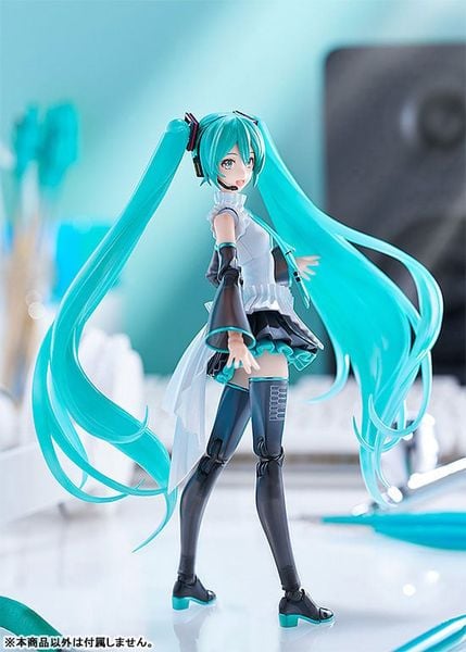 PLAMATEA Hatsune Miku Happy 16th Birthday Ver. - Character Vocal Series 01 | Max Factory