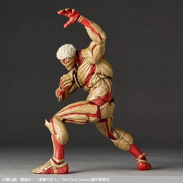 Revoltech Amazing Yamaguchi Armored Titan - Attack on Titan | Kaiyodo Figure