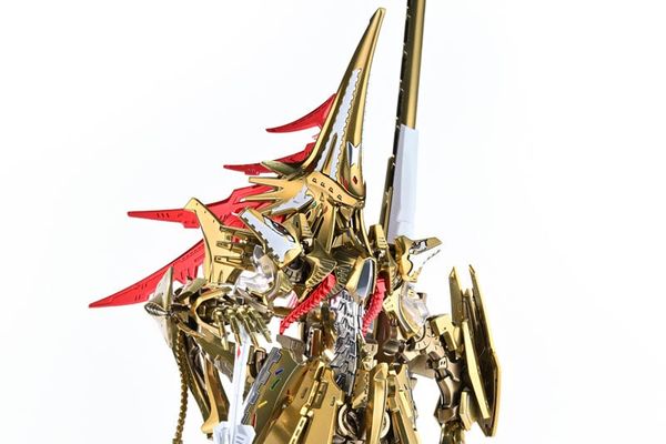 Plastic Model The Knight of Gold 