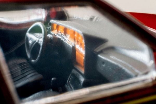 Tomica Limited Vintage NEO LV N275c Lancia Thema 8.32 Phase II Red 1/64 - Car Models | Tomytec Mini Car