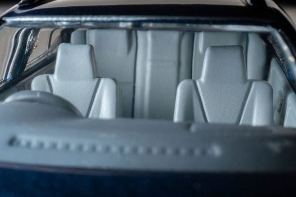 Tomica Limited Vintage NEO LV N378b Toyota Crown Estate Royal Saloon Navy 2000s Model 1/64 - Tomytec Diecast