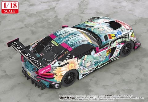 Hatsune Miku Good Smile AMG 2017 SUPER GT Ver. 1/18 | Good Smile Racing Figure