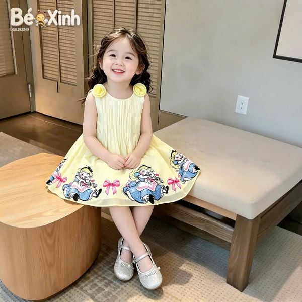 Đầm dập ly in Bạch tuyết xinh xắn cho bé gái DGB292338