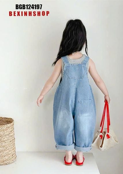 Set yếm Jean kèm sát nách áo thun gân dễ thương cho bé gái BGB124197