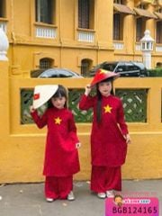 Set áo dài gấm đỏ in ngôi sao vàng dễ thương cho bé gái BGB124165