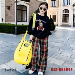 Bộ áo dài tay in gấu quần ống suông caro dễ thương cho bé gái BXG1992