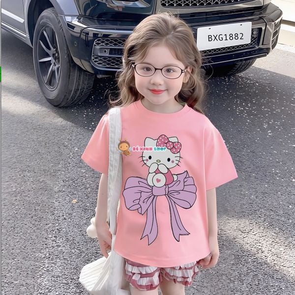 Bộ áo thun HelloKitty quần sọc phối bèo dễ thương cho bé gái BXG1881