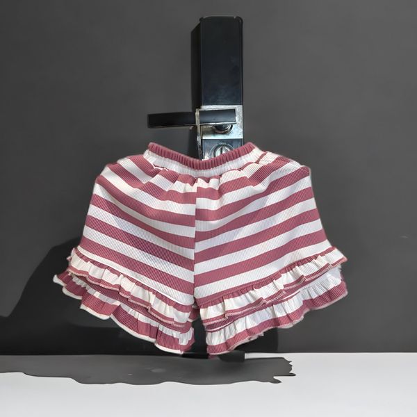 Bộ áo thun HelloKitty quần sọc phối bèo dễ thương cho bé gái BXG1881