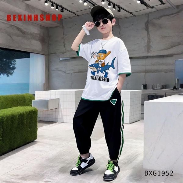 Bộ thun in Tungtung Cá mập quần jogger phối viền thể thao cho bé trai BXG1952
