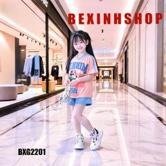 Bộ áo phom rộng cổ tim Mickey phối quần sort bé gái BXG2200