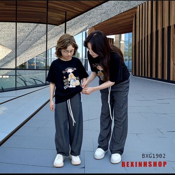 Set áo in cô gái quần ống suông phối bèo dễ thương cho bé gái BXG1901