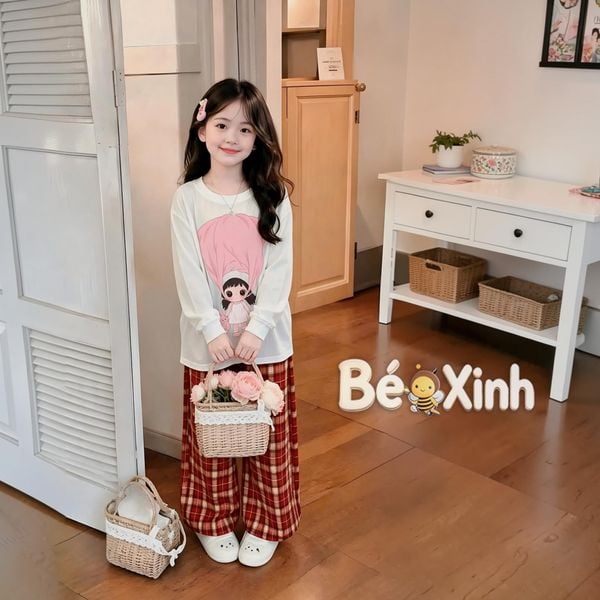 Set áo thun giấy quần caro ống suông nhà Bé Xinh cho mẹ & bé gái ngày Thu BXG2569