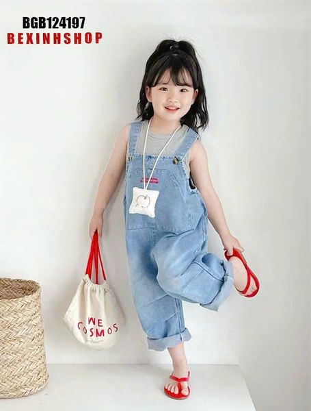 Set yếm Jean kèm sát nách áo thun gân dễ thương cho bé gái BGB124197