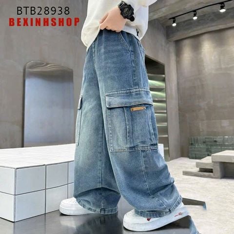 Quần jean suông dài phối túi hộp dễ thương cho bé trai BTB28938