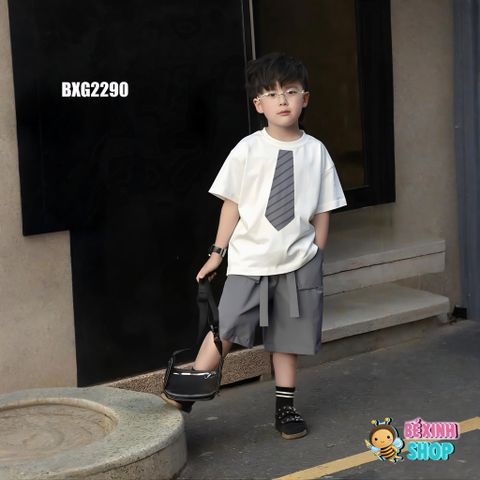 Set áo Cà vạt quần kaki phối dây phong cách Hàn Quốc cho bé trai đi chơi BXG2290
