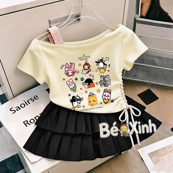Set áo lệch vai kèm chân váy tầng xếp ly nhà Bé Xinh cực iu cho bé gái đi học, đi chơi BXG2480