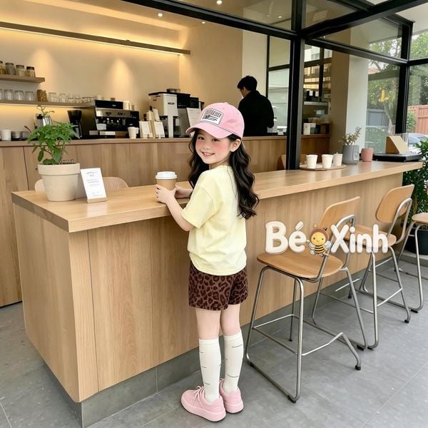 Bộ áo thun in cún phối quần vân beo bé gái nhà Bé Xinh BXG2502