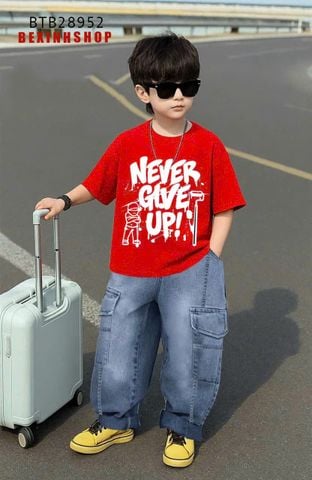 Set Jean quần dài đắp túi áo in chữ cực ngầu cho bé trai BTB28951